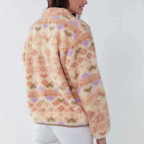 Super soft Sherpa pullover - Picture 2 of 6